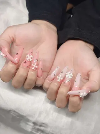 ネイル Lee Nailsのネイルデザイン