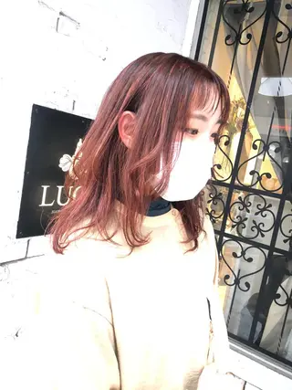 セミロング カラー 角地山 京子のヘアスタイル