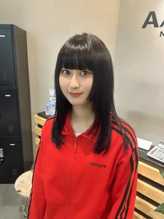 ミディアム カラー ウルフカット レイヤーカット上柿のヘアスタイル