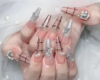 ネイル アヤカ☘️Gloss nailのネイルデザイン