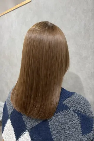 ミディアム ミルクティー職人× HIROSEのヘアスタイル