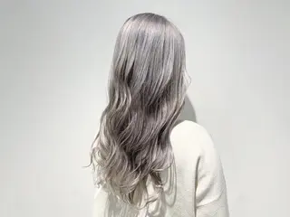 ロング カラー 辻川 真央のヘアスタイル