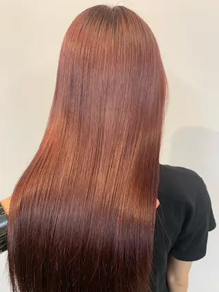 ロング カラー トップ スタイリストのヘアスタイル