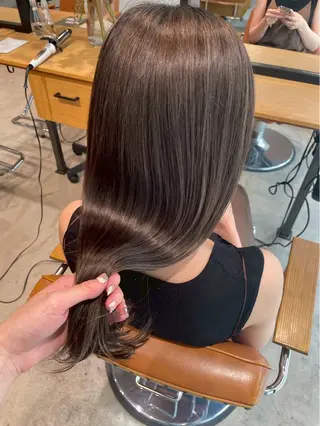 カラー miku/天神 艶カラーのヘアスタイル