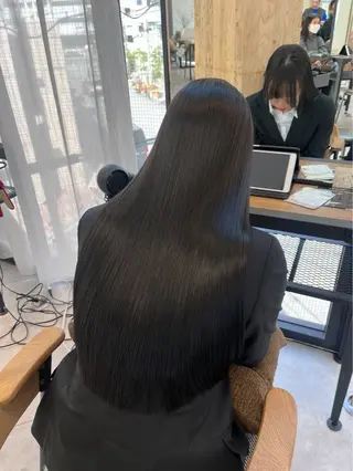 ロング 堀江 真維のヘアスタイル