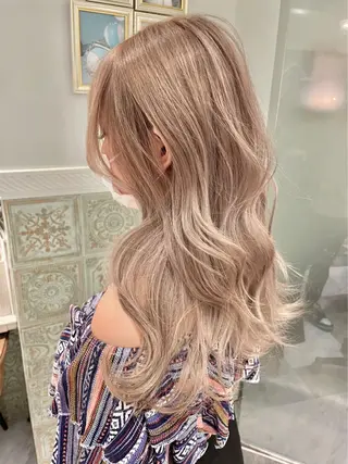 セミロング カラー 小嶋 真滋のヘアスタイル