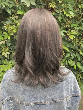 セミロング カラー 店長　濱口 花菜　美髪整形のヘアスタイル
