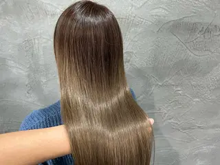 ロング 乾かすだけで艶髪酸性 ストレート髙橋悠耶のヘアスタイル