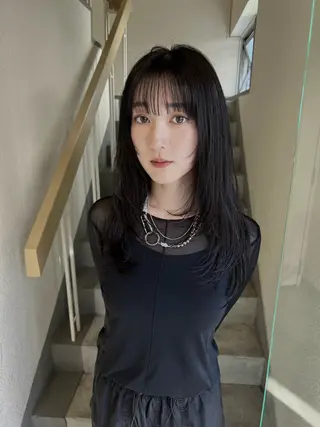 セミロング カラー SIKI ゆうのヘアスタイル