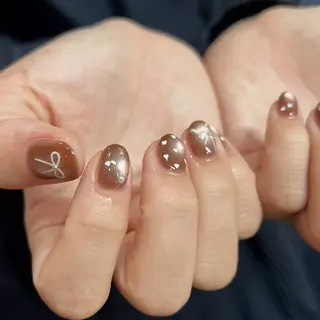 ネイル SHIORI🐈‍⬛ 韓国⌇ワンホンネイルのネイルデザイン