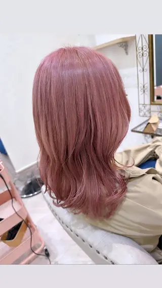 セミロング カラー NaVIユウジ 透明感カラーのヘアスタイル