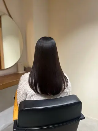 セミロング 塩川ももこ/ 自然な縮毛矯正のヘアスタイル