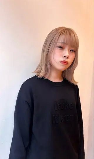 ミディアム カラー 淀 小南津のヘアスタイル