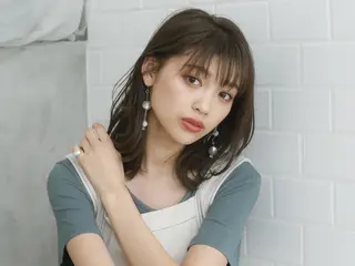セミロング 秋澤 楓のヘアスタイル