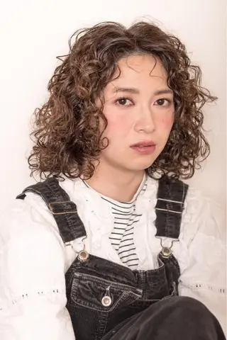 セミロング カラー パーマ AND THE BRICKS北川珠紀の眉毛・アイブロウイメージ