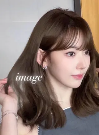 セミロング 高野 モアナのヘアスタイル