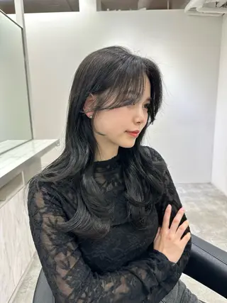 セミロング カラー ミディアムレイヤー 添田晃基のヘアスタイル