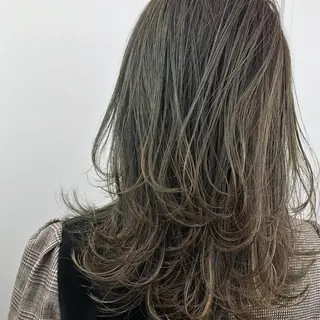 セミロング 酸性ストレート/ブリ ーチなし/中村 匠のヘアスタイル