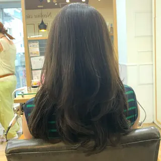 ミディアム カラー パーマ ヘアアレンジ メンズ キッズ ネイル マツエク・マツパ レイヤーカット 🌿透け感カラーのヘアスタイル
