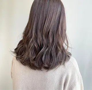 セミロング カラー 山口 莉奈のヘアスタイル