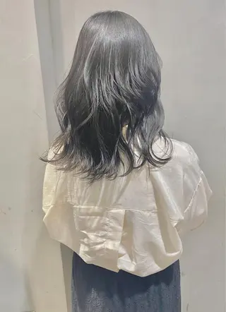 ロング カラー ヘアアレンジ 赤み消しグレージュ 🫒ｒｅｏｎのヘアスタイル
