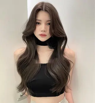 カラー 韓国風レイヤーカラー ライムのヘアスタイル