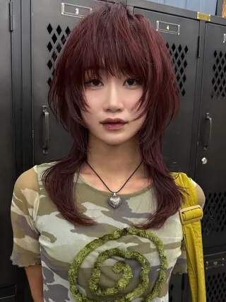 ミディアム カラー イツク ⚡️ ルーツ/ハイトーンのヘアスタイル