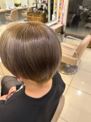 ショート カラー 横浜⭐️カラーセット モデル💫あみ💫のヘアスタイル