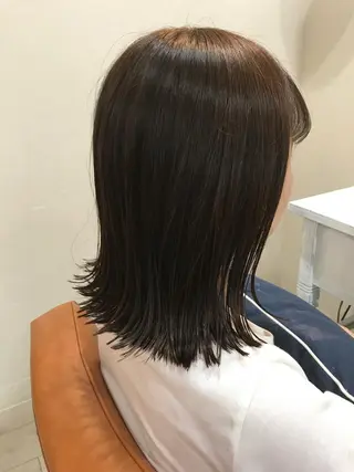 ミディアム カラー 岡本 智次のヘアスタイル