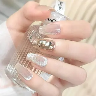 ネイル E LINDAのネイルデザイン