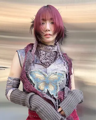 ミディアム カラー ヘアアレンジ TAKUMAブリーチ /切りっぱなし🪽のヘアスタイル