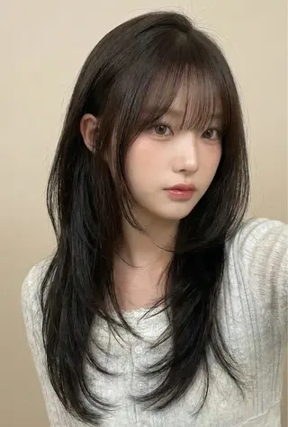 ロング カラー 韓国風レイヤーカラー ライムのヘアスタイル
