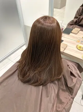 セミロング オリーブ/アッシュ やわらか透明感カラーのヘアスタイル