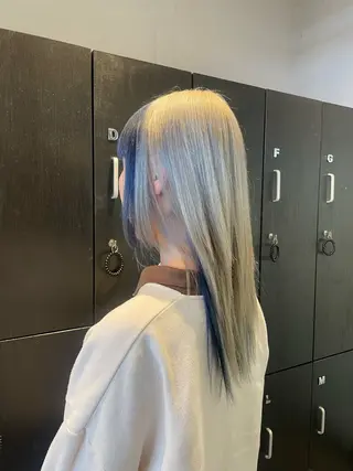 カラー ハイトーンカラー🩵 指名多数💗横山聖奈のヘアスタイル