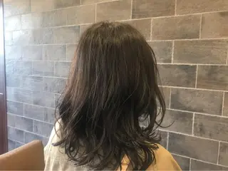 セミロング パーマ 鈴村 大介のヘアスタイル