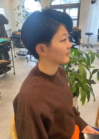ショート 内野 友貴のヘアスタイル
