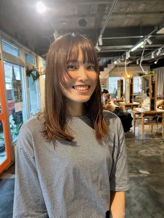 セミロング shiho/レイヤー /透明感カラーのヘアスタイル