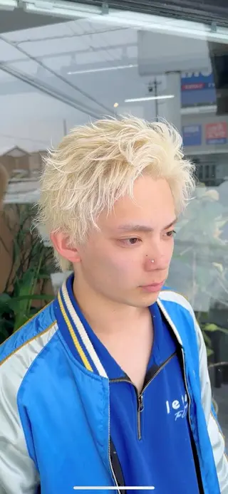 カラー メンズ arika オケシ　リョウダイのヘアスタイル