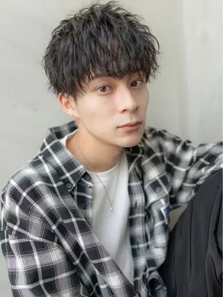 ショート ⚡メンズパーマフ ェードカットTomyのヘアスタイル