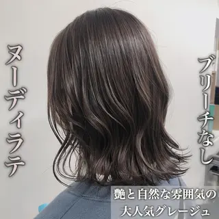ミディアム カラー レイヤーカット 透明感カラーのヘアスタイル