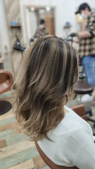 ミディアム カラー Hair's RooMのヘアスタイル