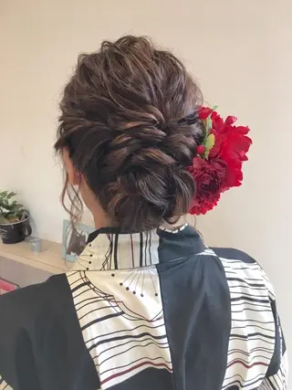 ミディアム ヘアアレンジ ブリーチ/ハイトーン 天童市/SERINAのヘアスタイル