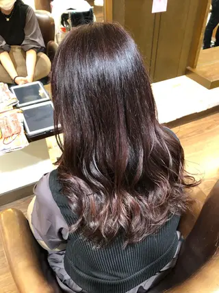 カラー AGREE Momokaのヘアスタイル