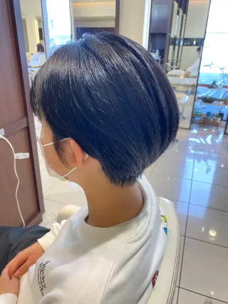 ショート 内山 歩美のヘアスタイル