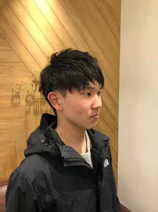 ショート メンズ 鈴村 大介のヘアスタイル