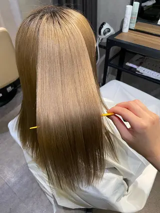 セミロング カラー ナチュラル透明感🌱 小山美樹子のヘアスタイル