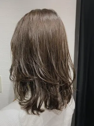 セミロング カラー 渋谷宮益坂 omoのヘアスタイル