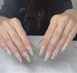 ネイル Lee Nailsのネイルデザイン