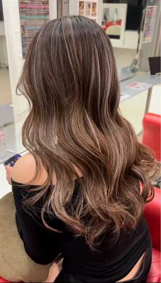 ロング Merlyosaka 早川未来のヘアスタイル