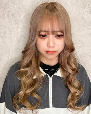 ロング 🍑🧋ハイトーン 暖色カラーlucaのヘアスタイル